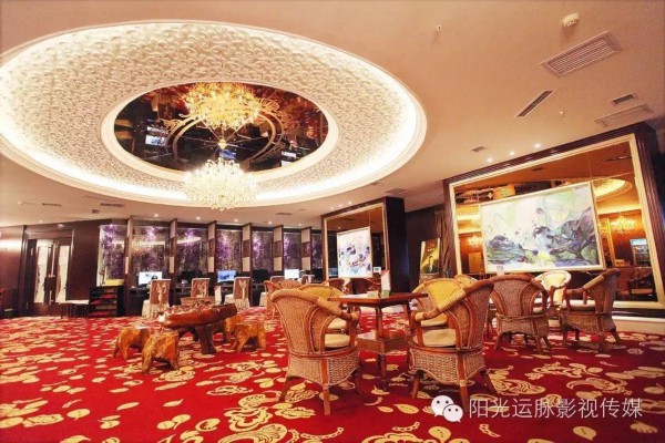 辣爽重庆，夜场蹦迪狂欢不停歇